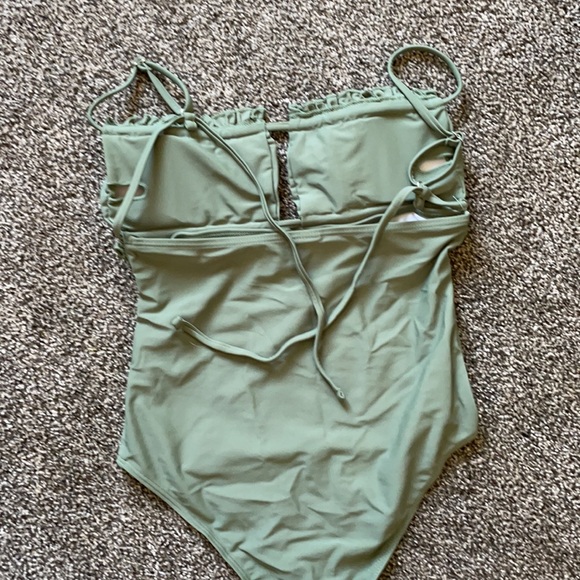 Green Thin Straps Ruffle Cut-out One-Piece Suit - Picture 4 of 4